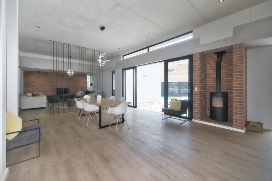 4 Bedroom Property for Sale in Hermanus Heights Western Cape